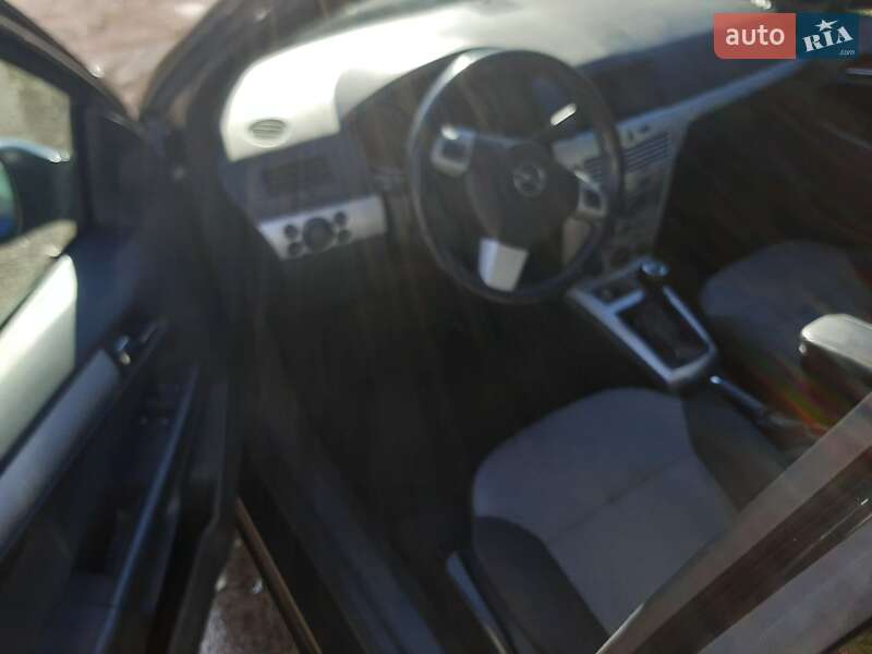 Універсал Opel Astra 2009 в Луцьку