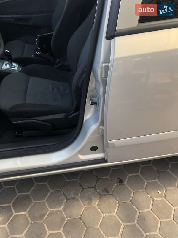 Хэтчбек Opel Astra 2005 в Броварах