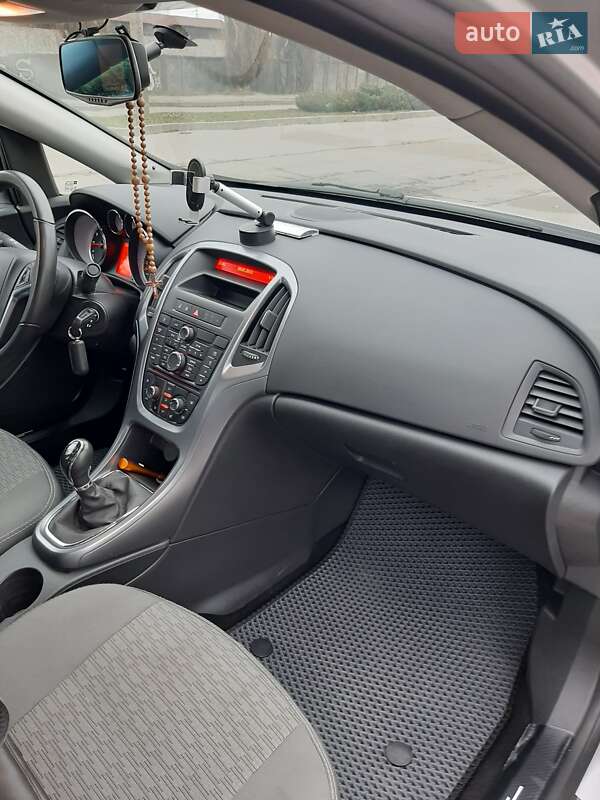 Седан Opel Astra 2019 в Запоріжжі