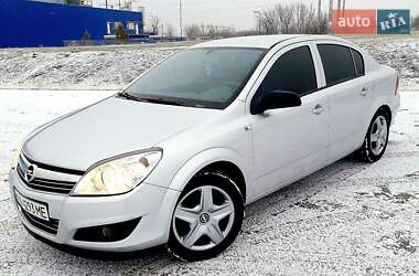 Седан Opel Astra 2012 в Полтаві