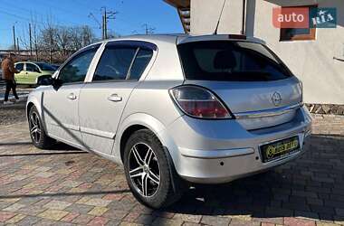 Хэтчбек Opel Astra 2008 в 