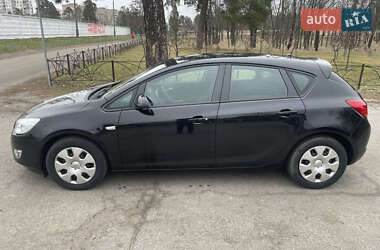 Хэтчбек Opel Astra 2010 в 