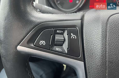 Хэтчбек Opel Astra 2010 в 