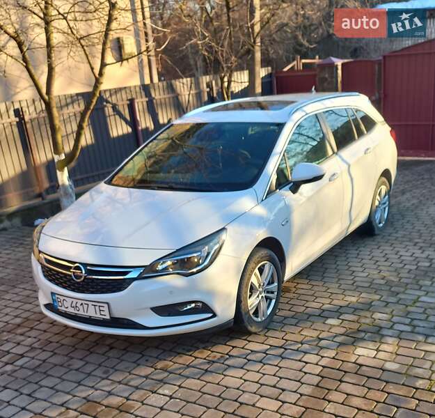 Універсал Opel Astra 2019 в Львові