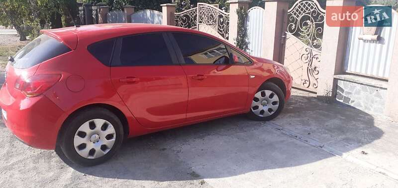 Хетчбек Opel Astra 2010 в Ужгороді