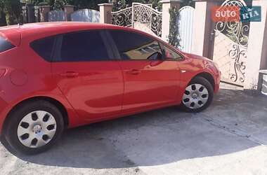 Хэтчбек Opel Astra 2010 в 
