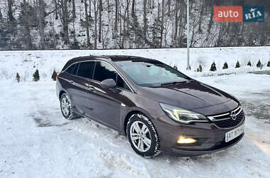 Універсал Opel Astra 2016 в Яремчі