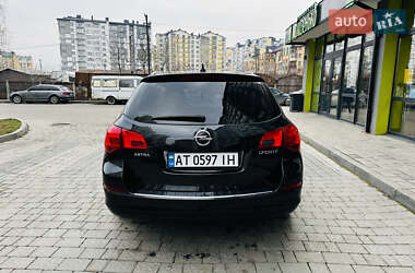 Універсал Opel Astra 2012 в Івано-Франківську