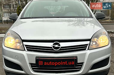 Універсал Opel Astra 2010 в Сумах