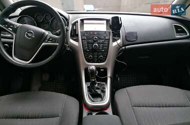 Универсал Opel Astra 2011 в 