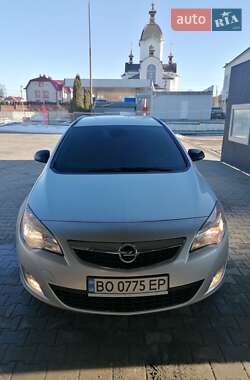 Універсал Opel Astra 2011 в Бучачі