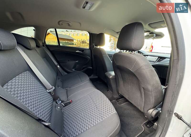 Универсал Opel Astra 2016 в Киеве