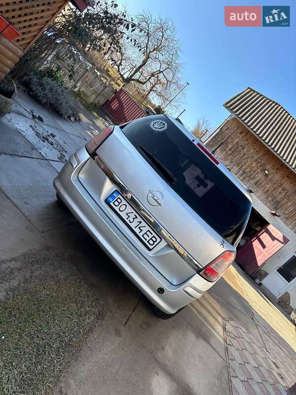 Универсал Opel Astra 2006 в Подгайцах