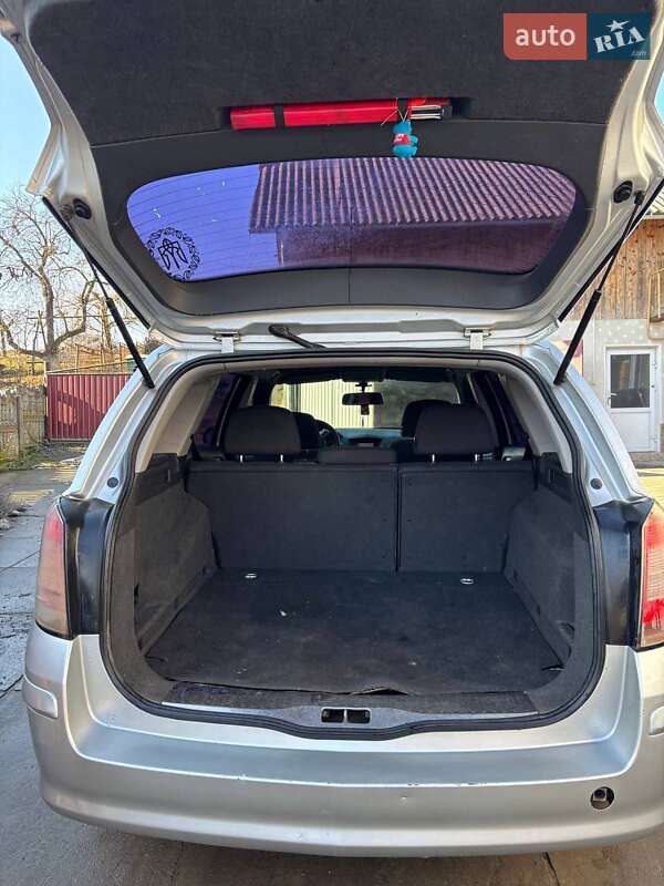 Универсал Opel Astra 2006 в Подгайцах