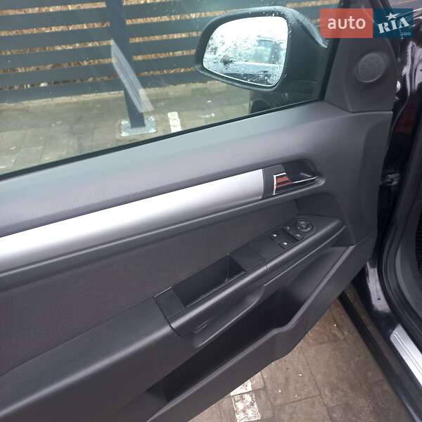 Универсал Opel Astra 2010 в Радехове фото 11 Универсал Opel Astra 2010 в Радехове