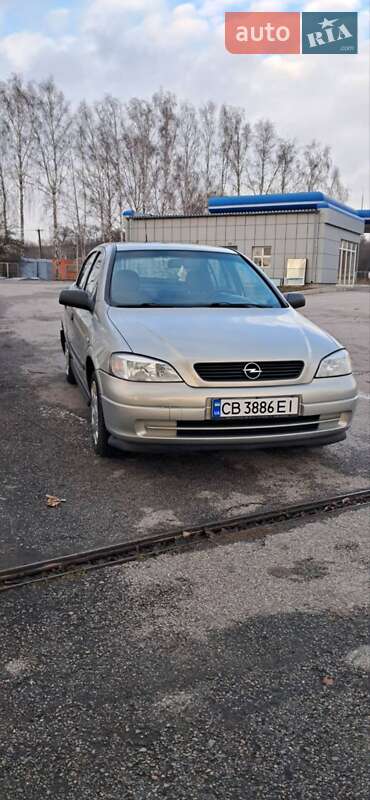 Седан Opel Astra 2007 в Ромнах