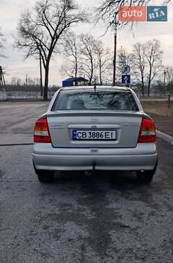 Седан Opel Astra 2007 в Ромнах