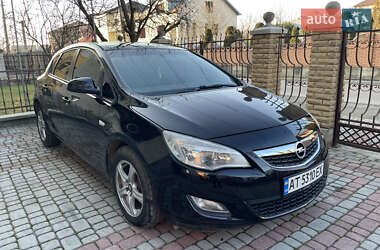 Хетчбек Opel Astra 2011 в Івано-Франківську