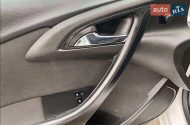 Универсал Opel Astra 2014 в 