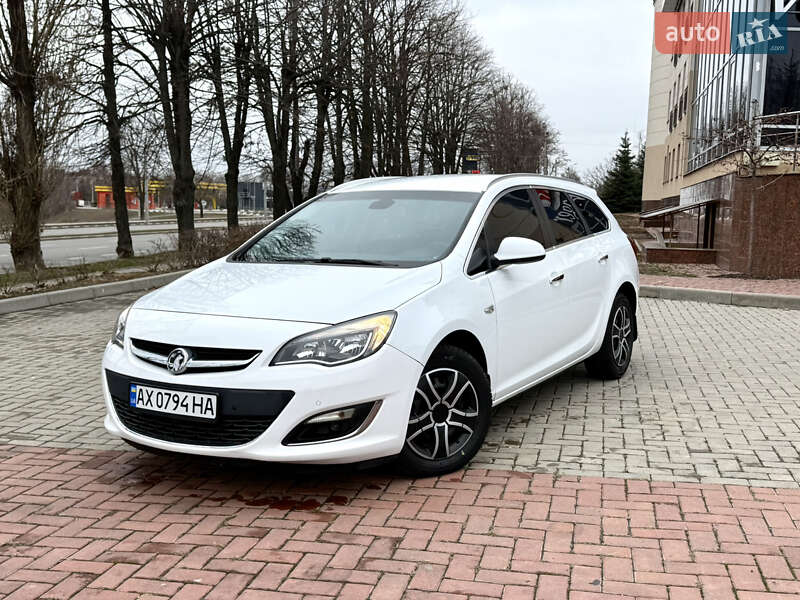 Універсал Opel Astra 2012 в Харкові