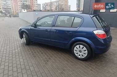 Хэтчбек Opel Astra 2005 в Александрие