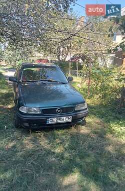 Хетчбек Opel Astra 1994 в Чернівцях