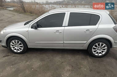 Хэтчбек Opel Astra 2007 в Киеве