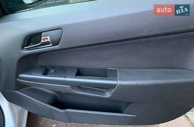 Универсал Opel Astra 2005 в 