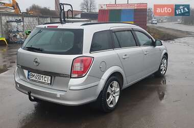 Універсал Opel Astra 2010 в Охтирці