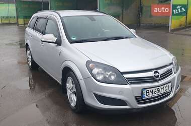 Універсал Opel Astra 2010 в Охтирці