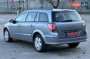 Універсал Opel Astra 2005 в Нововолинську