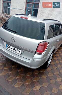 Универсал Opel Astra 2005 в Звенигородке