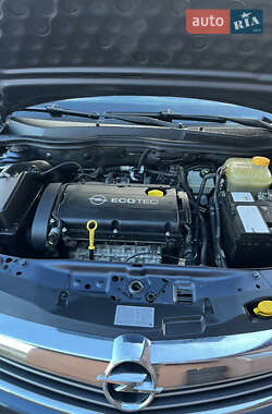 Хэтчбек Opel Astra 2009 в 