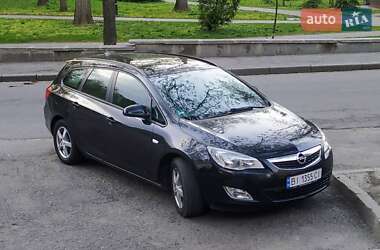 Универсал Opel Astra 2012 в Полтаве