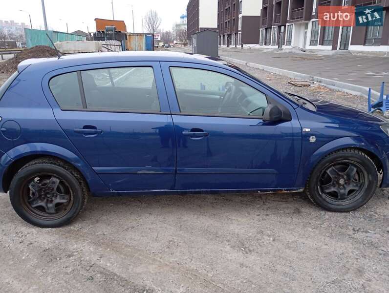 Хэтчбек Opel Astra 2006 в Киеве