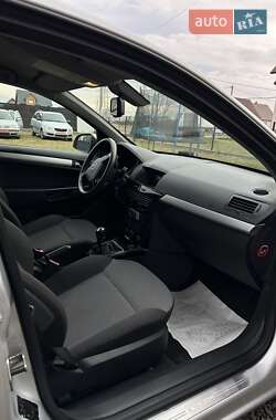 Універсал Opel Astra 2010 в 