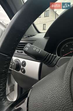 Універсал Opel Astra 2010 в 