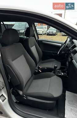 Універсал Opel Astra 2010 в 