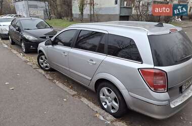 Універсал Opel Astra 2010 в Борзні