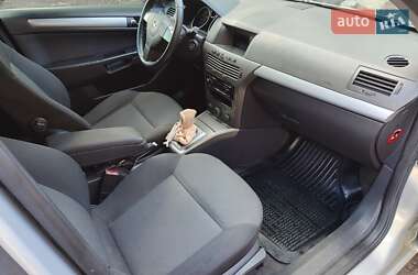 Универсал Opel Astra 2006 в 