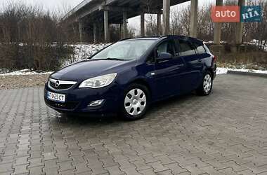 Універсал Opel Astra 2011 в Коломиї