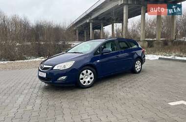 Універсал Opel Astra 2011 в Коломиї