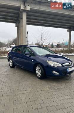 Універсал Opel Astra 2011 в Коломиї