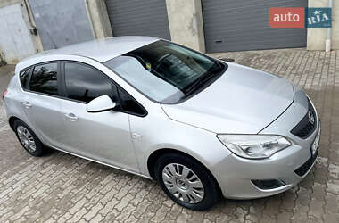 Хэтчбек Opel Astra 2010 в Черновцах