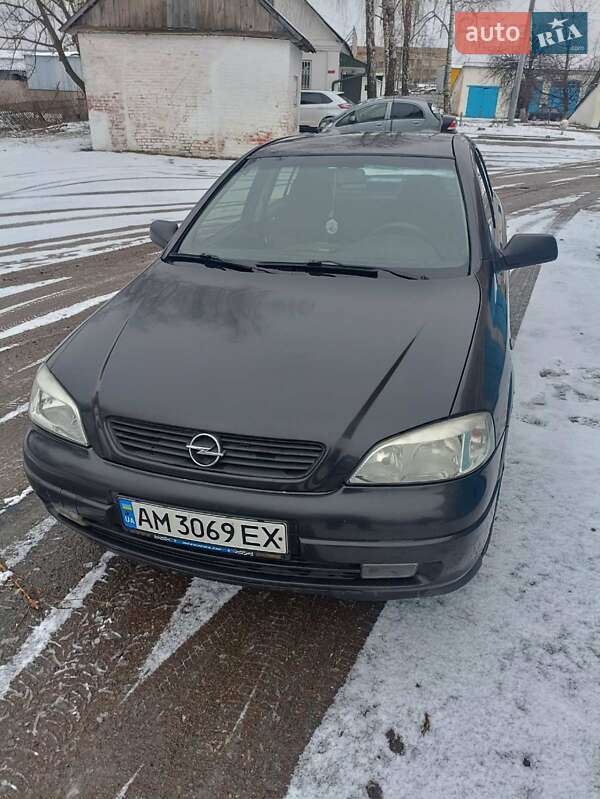 Седан Opel Astra 2006 в 