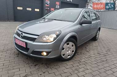 Универсал Opel Astra 2005 в Александрие