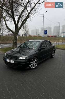 Седан Opel Astra 2006 в 