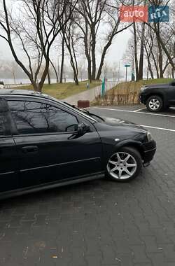 Седан Opel Astra 2006 в 