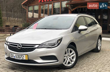 Універсал Opel Astra 2017 в Трускавці