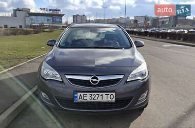 Універсал Opel Astra 2012 в Кривому Розі